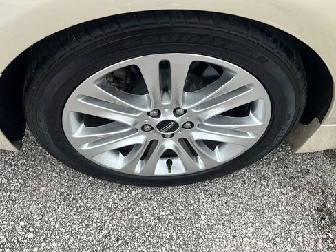 Used 2014 Lincoln MKZ w/ Equipment Group 102A Reserve FWD image 32