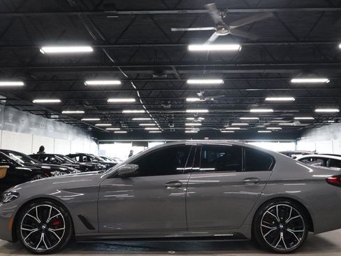 Used 2022 BMW M550i xDrive AWD/4WD image 2