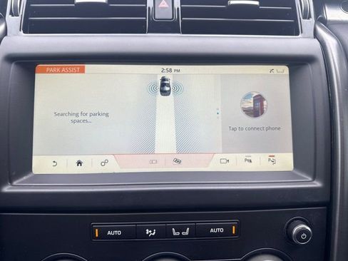 Used 2020 Land Rover Discovery Landmark image 30