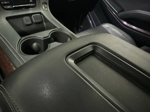 Used 2019 GMC Yukon SLT w/ Graphite Performance Edition RWD image 47