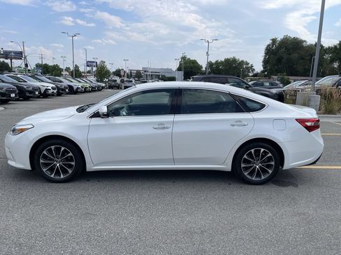 Used 2016 Toyota Avalon XLE FWD image 4