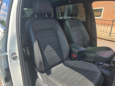 Used 2024 Volkswagen Tiguan SEL R-Line AWD/4WD image 13