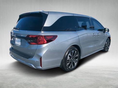 New 2026 Honda Odyssey Elite image 3