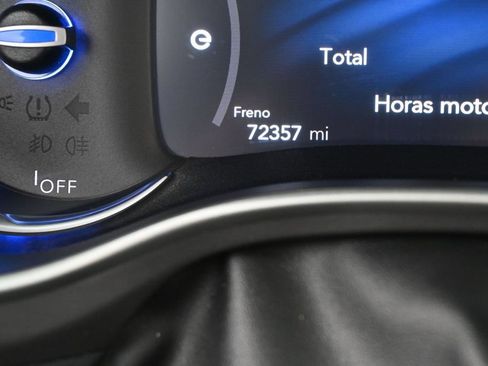 Used 2022 Chrysler Pacifica Touring-L FWD image 31
