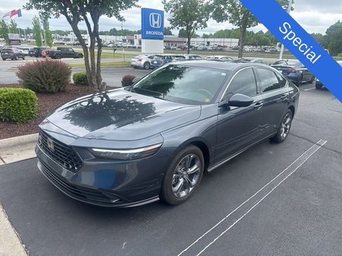 Used 2024 Honda Accord EX image 3