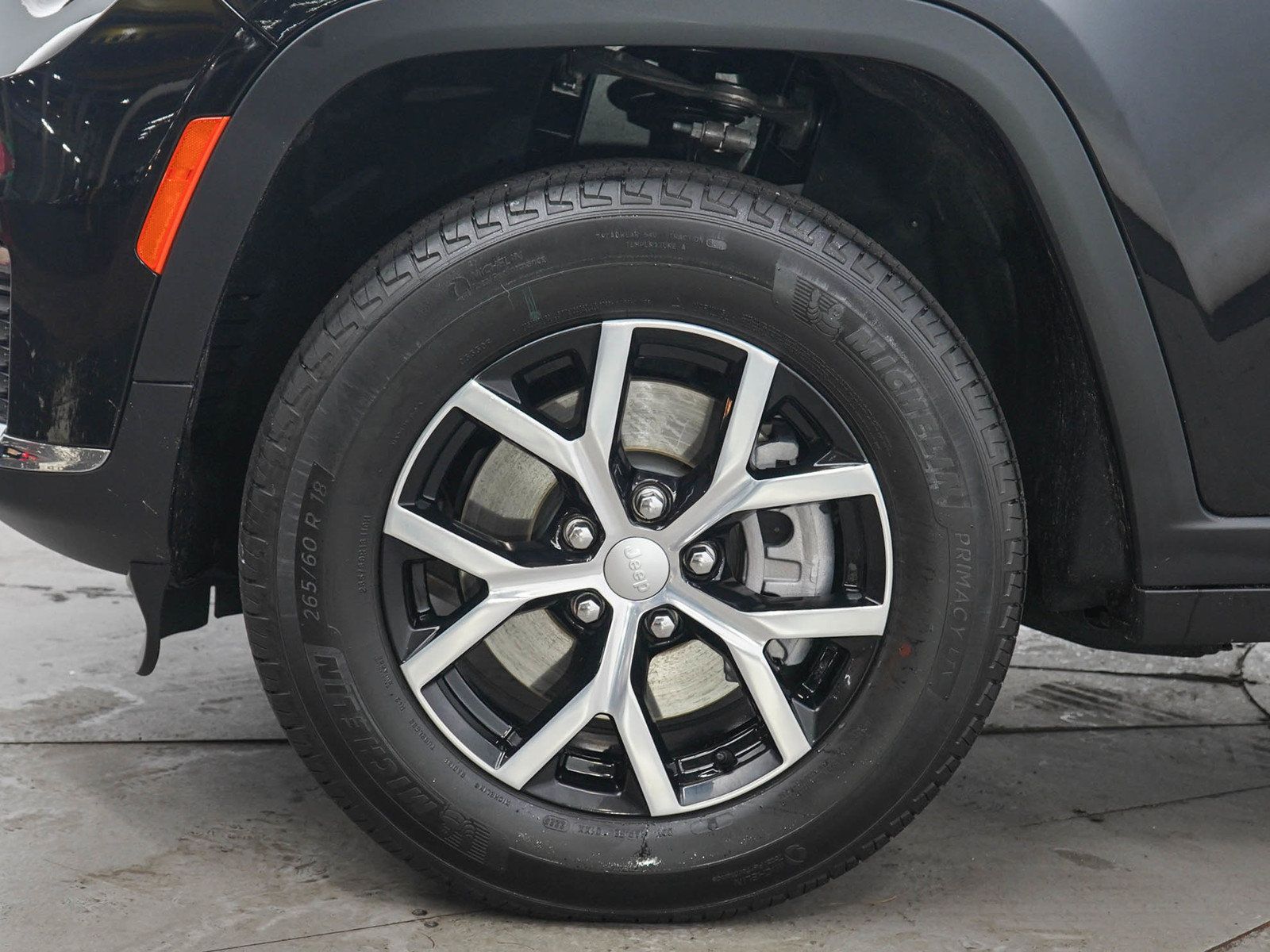 Used 2025 Jeep Grand Cherokee L Limited AWD/4WD image 30