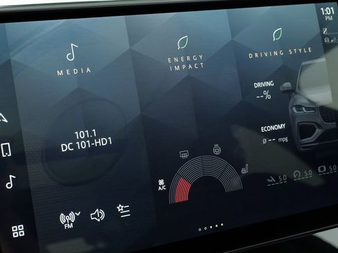 Used 2025 Jaguar F-PACE R-Dynamic S image 60