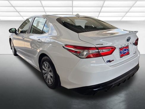 Used 2019 Toyota Camry LE FWD image 4