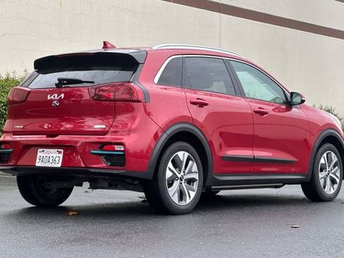 Used 2022 Kia Niro EX Premium image 4