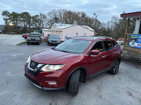 Used 2019 Nissan Rogue SL w/ Premium Package image 3