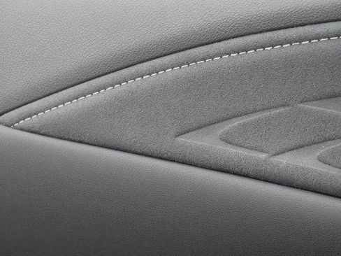 Used 2025 Lexus RX 450h AWD w/ Convenience Package image 33