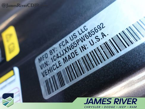 Used 2023 Jeep Wrangler Unlimited w/ Cold Weather Group AWD/4WD image 40