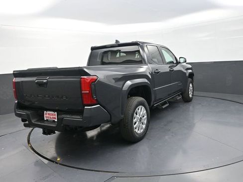 Used 2025 Toyota Tacoma SR5 w/ SR5 Upgrade Package image 8