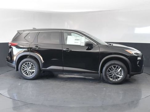 New 2025 Nissan Rogue S FWD image 4