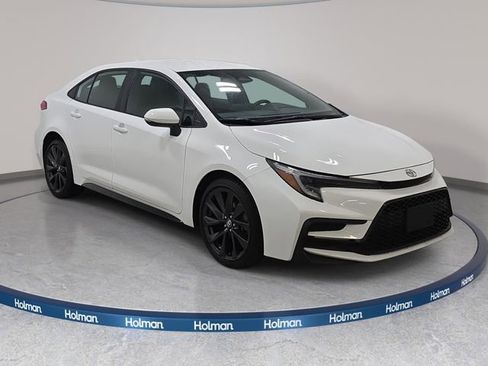 Certified 2023 Toyota Corolla SE w/ Carpet Mat Package (TMS) FWD image 3