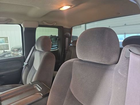 Used 2003 GMC Sierra 2500 SLE w/ Snow Plow Prep Package AWD/4WD image 14