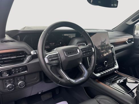 Used 2025 GMC Yukon Denali AWD/4WD image 10