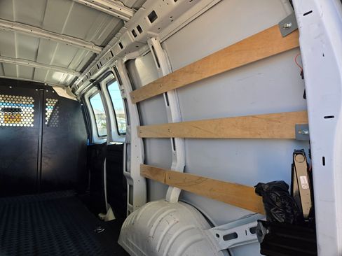 Used 2024 Chevrolet Express 2500 w/ Driver Convenience Package image 25
