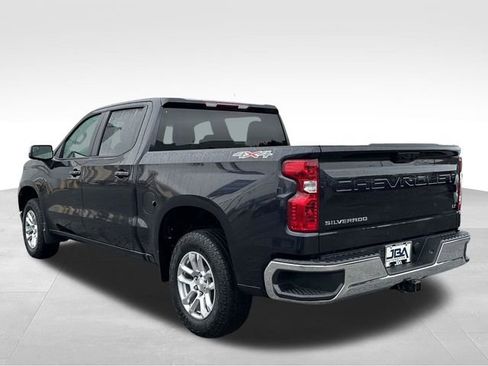 Used 2023 Chevrolet Silverado 1500 LT AWD/4WD image 25