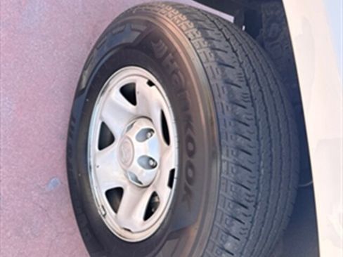 Used 2018 Toyota Tacoma SR image 13