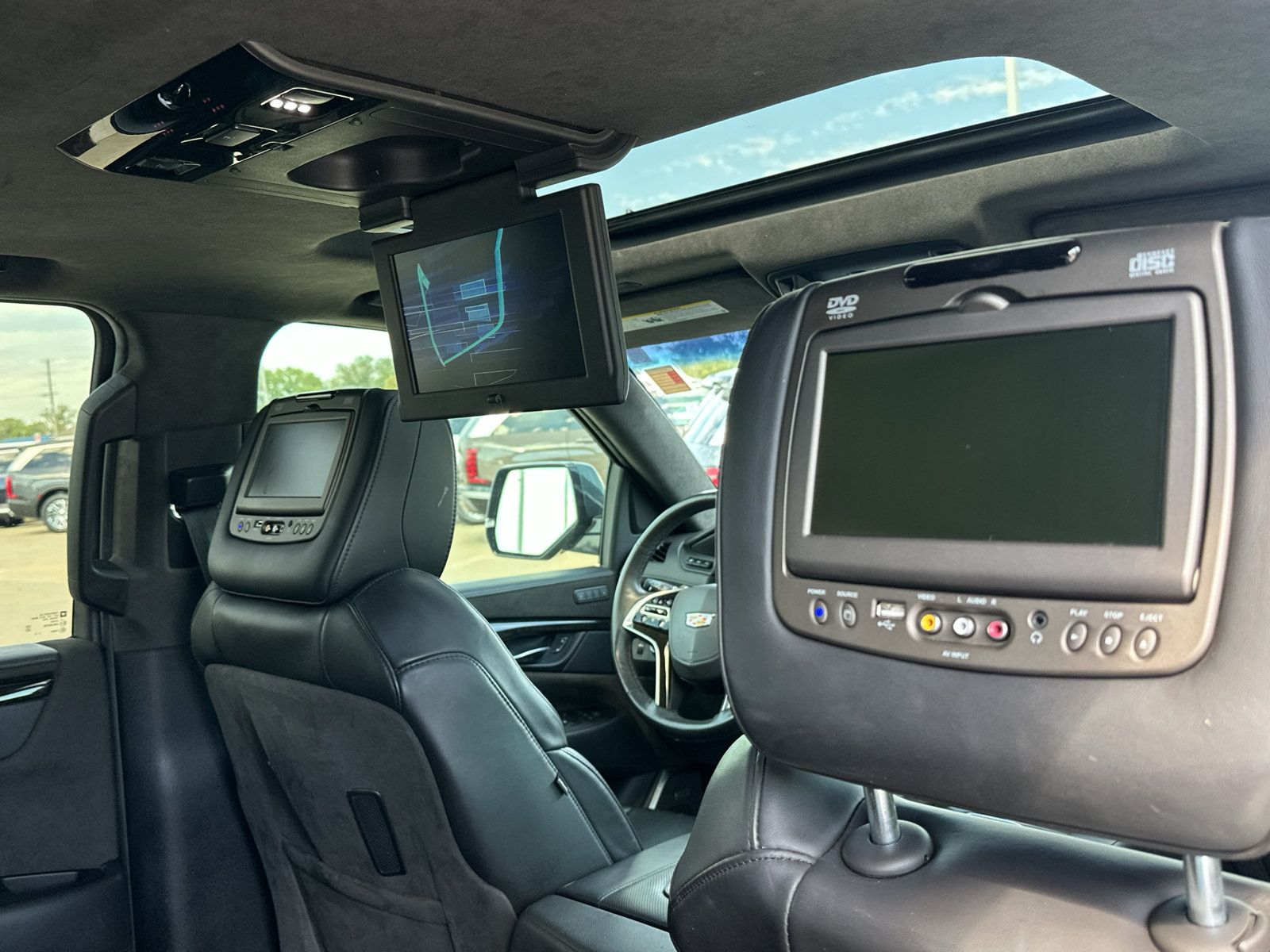 Used 2019 Cadillac Escalade ESV Platinum AWD/4WD image 33