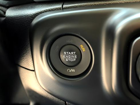 Used 2021 Jeep Wrangler Unlimited Sahara image 25