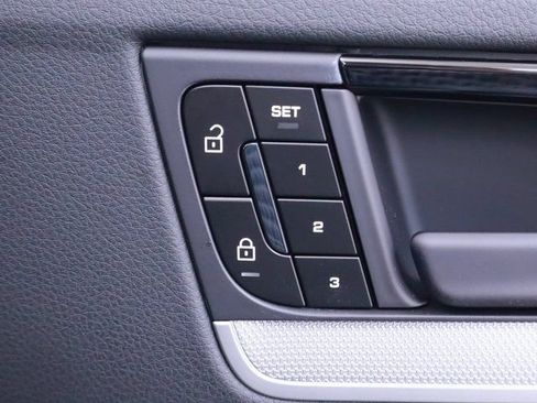 Certified 2024 Porsche Cayenne Coupe AWD/4WD image 22
