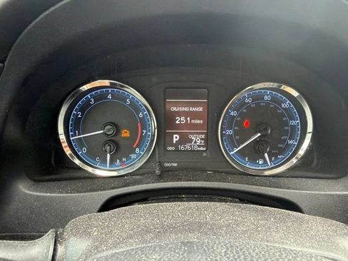 Used 2019 Toyota Corolla LE FWD image 7