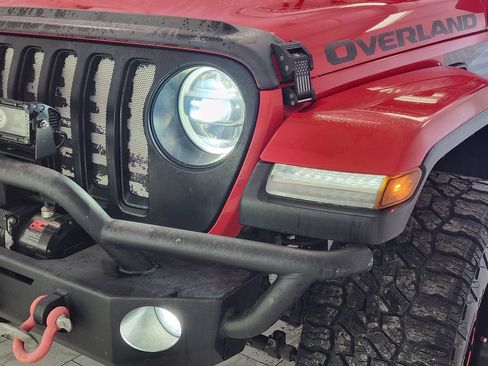 Used 2020 Jeep Gladiator Overland AWD/4WD image 9