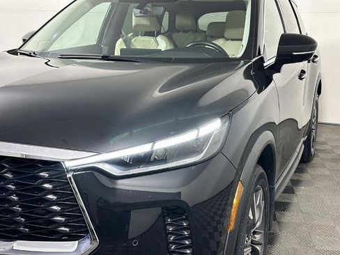 Certified 2023 INFINITI QX60 Luxe w/ Performance Audio Package image 9