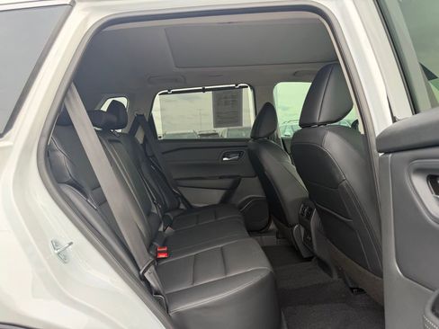 Used 2026 Nissan Rogue SV w/ SV Premium Package image 19