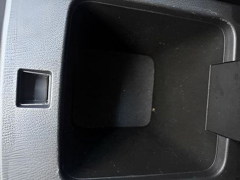 Used 2022 Mitsubishi Outlander SE image 23