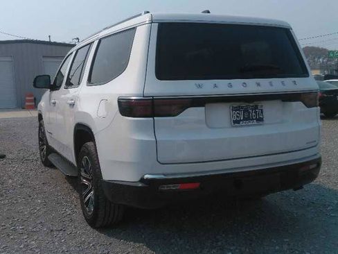 Used 2024 Jeep Wagoneer Series II w/ Flexible Seating Group image 7