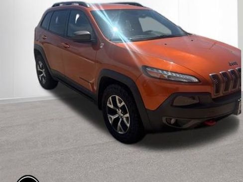 Used 2015 Jeep Cherokee Trailhawk w/ Cold Weather Group image 3