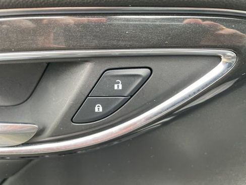 Used 2025 Buick Envision Preferred image 6