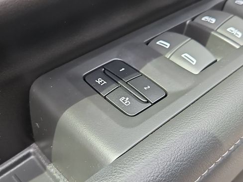 Certified 2023 Chevrolet Tahoe Z71 w/ Luxury Package AWD/4WD image 22
