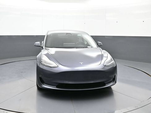 Used 2023 Tesla Model 3 Standard Range RWD image 2