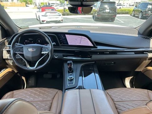 Used 2021 Cadillac Escalade Premium Luxury w/ LPO, Illumination Package AWD/4WD image 25