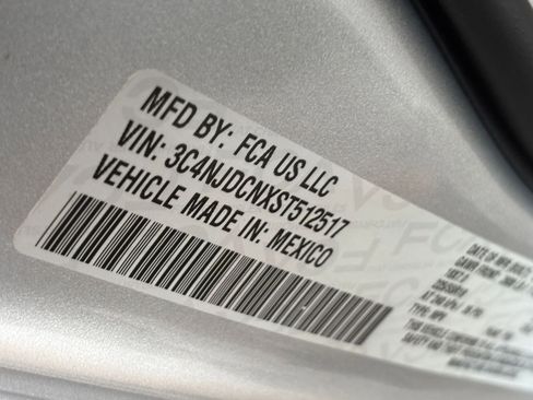 Used 2025 Jeep Compass Limited AWD/4WD image 29