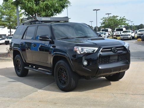 Used 2021 Toyota 4Runner Venture w/ Moonroof Package AWD/4WD image 3