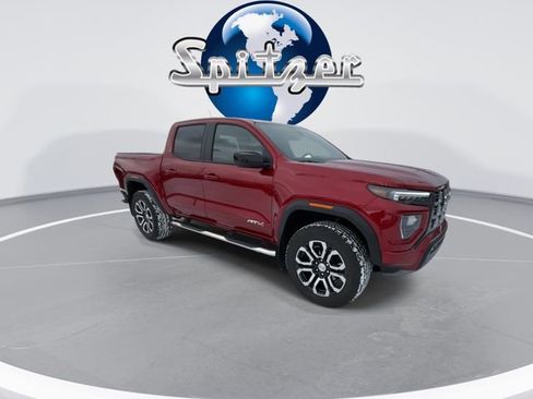 Used 2024 GMC Canyon AT4 image 2