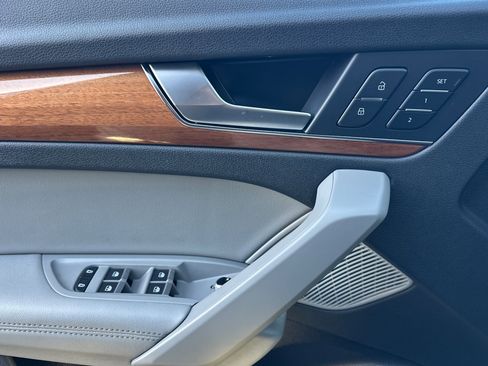 Used 2022 Audi Q5 2.0T Premium Plus image 11