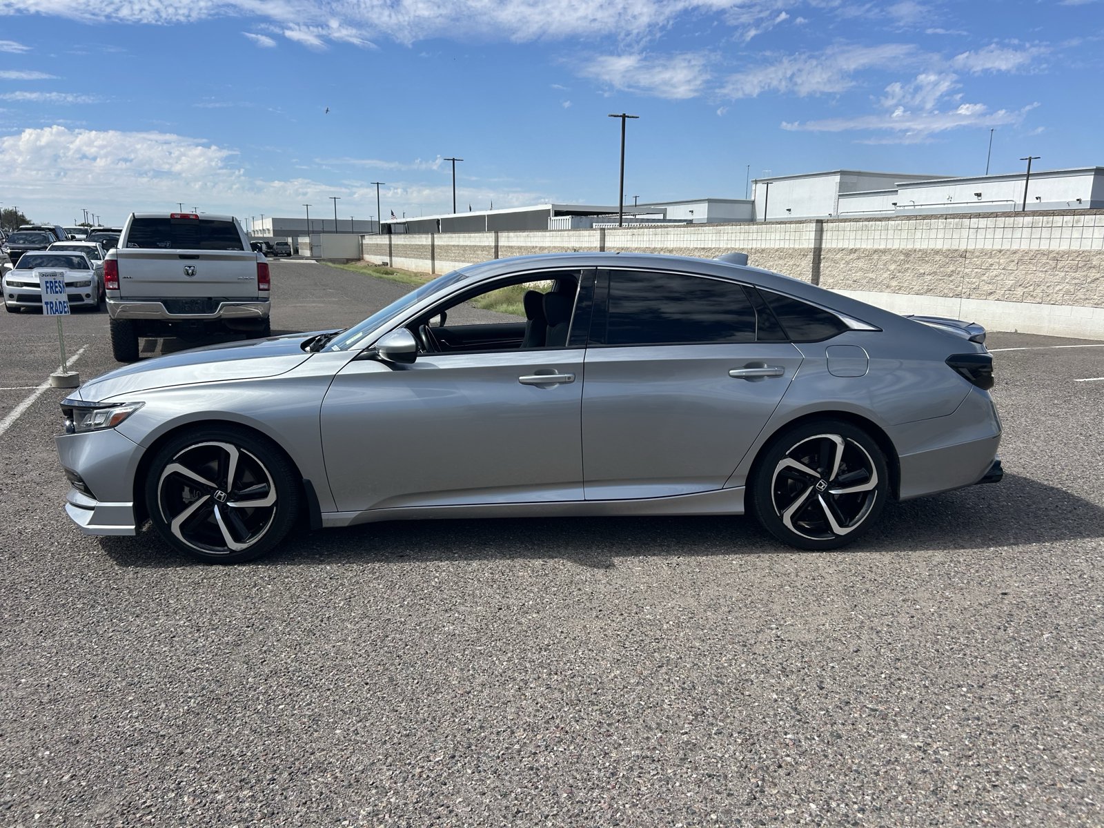 Used 2020 Honda Accord Sport image 2