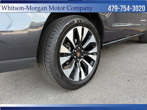 Used 2025 Ford Expedition Platinum w/ Driver's Package AWD/4WD image 9