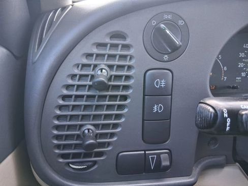 Used 1999 Saab 9-3 2.0T FWD image 16