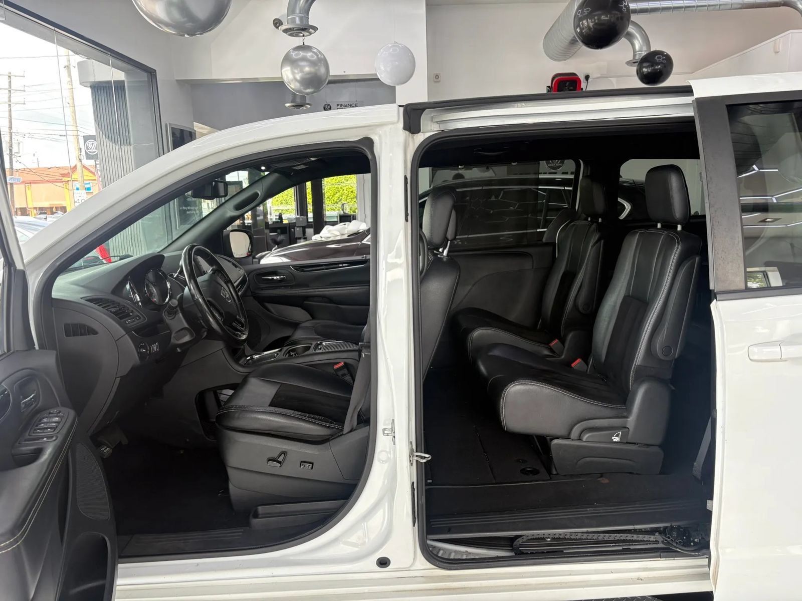 Used 2019 Dodge Grand Caravan GT FWD image 8