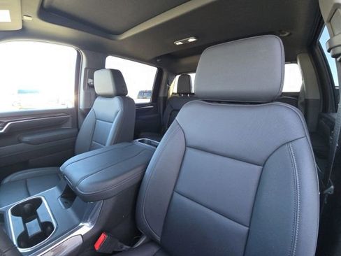 Used 2025 Chevrolet Silverado 3500 LTZ w/ LTZ Plus Package image 25