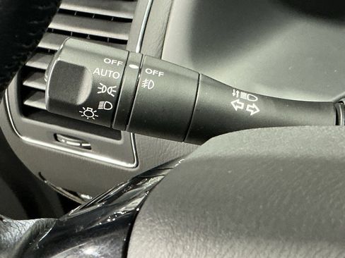 Used 2024 Nissan Armada SL w/ Captain's Chairs Package image 17