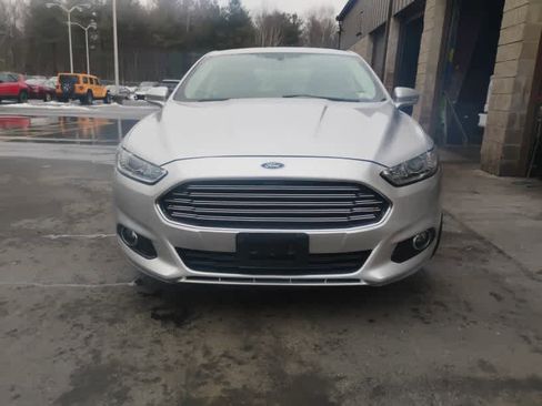 Used 2015 Ford Fusion SE w/ Equipment Group 201A image 3
