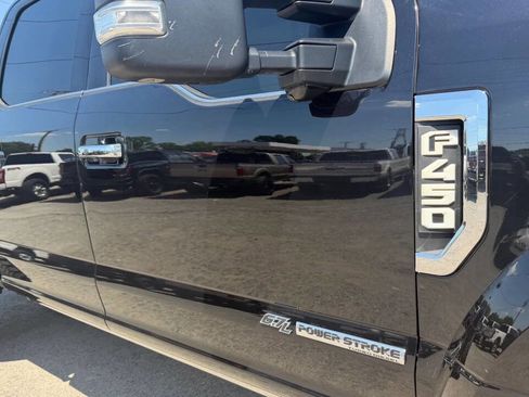 Used 2021 Ford F450 Platinum w/ FX4 Off-Road Package AWD/4WD image 11